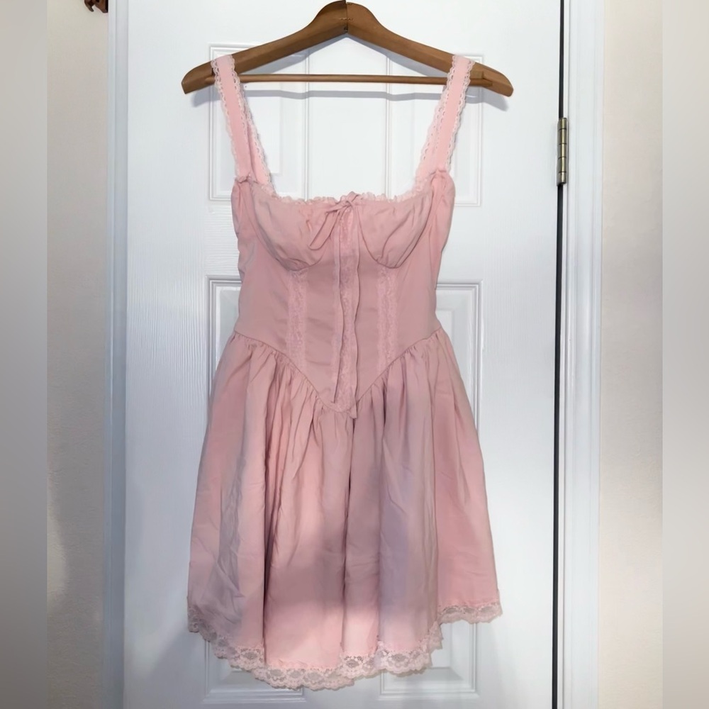 Chic Pink Lace Mini Dress